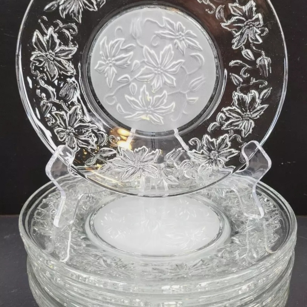 Princess House Fantasia Frosted Poinsettia 8" Salad Plates Set of 4